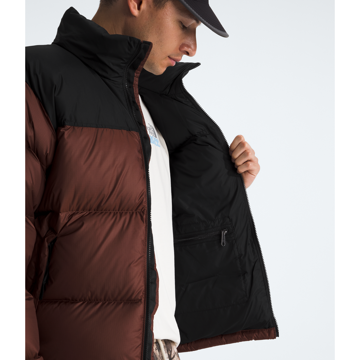 The North Face Men’s 1996 Retro Nuptse Jacket in Ember Soil/TNF Black