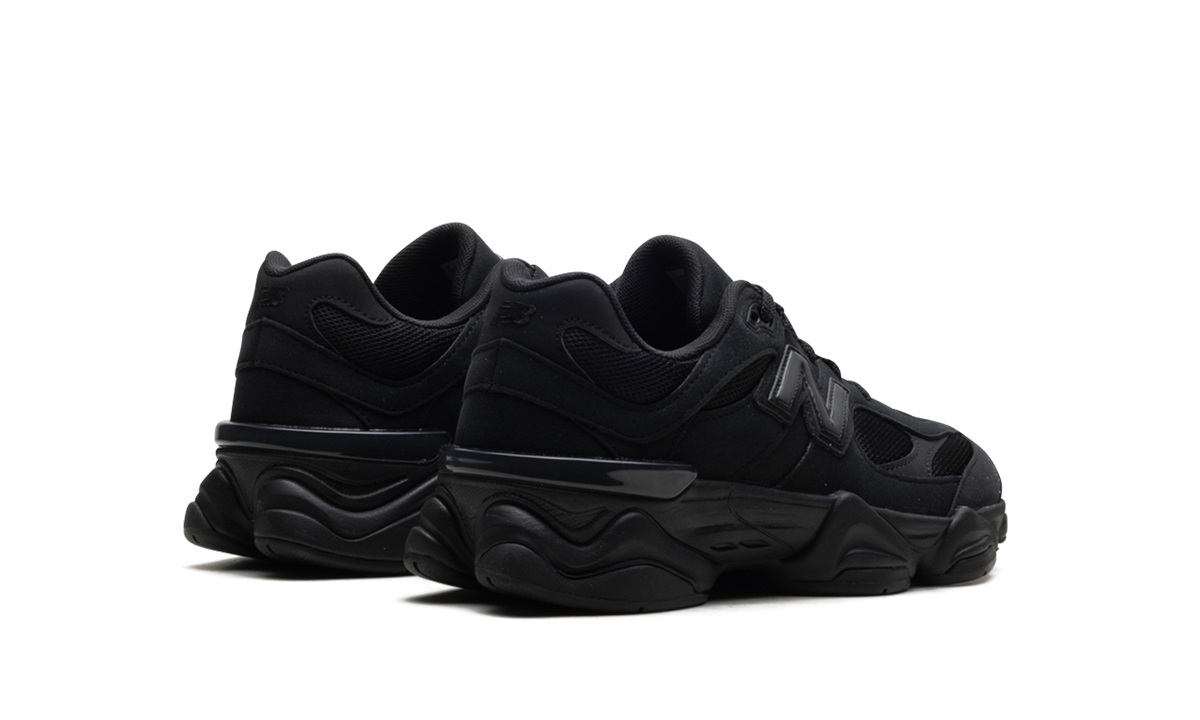 9060 GS "Triple Black" GC9060BB