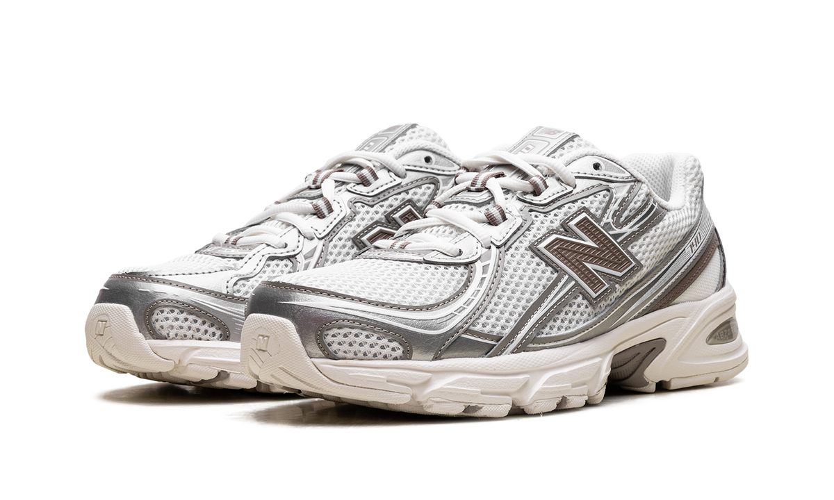 740 "Arid Stone" U740MU2