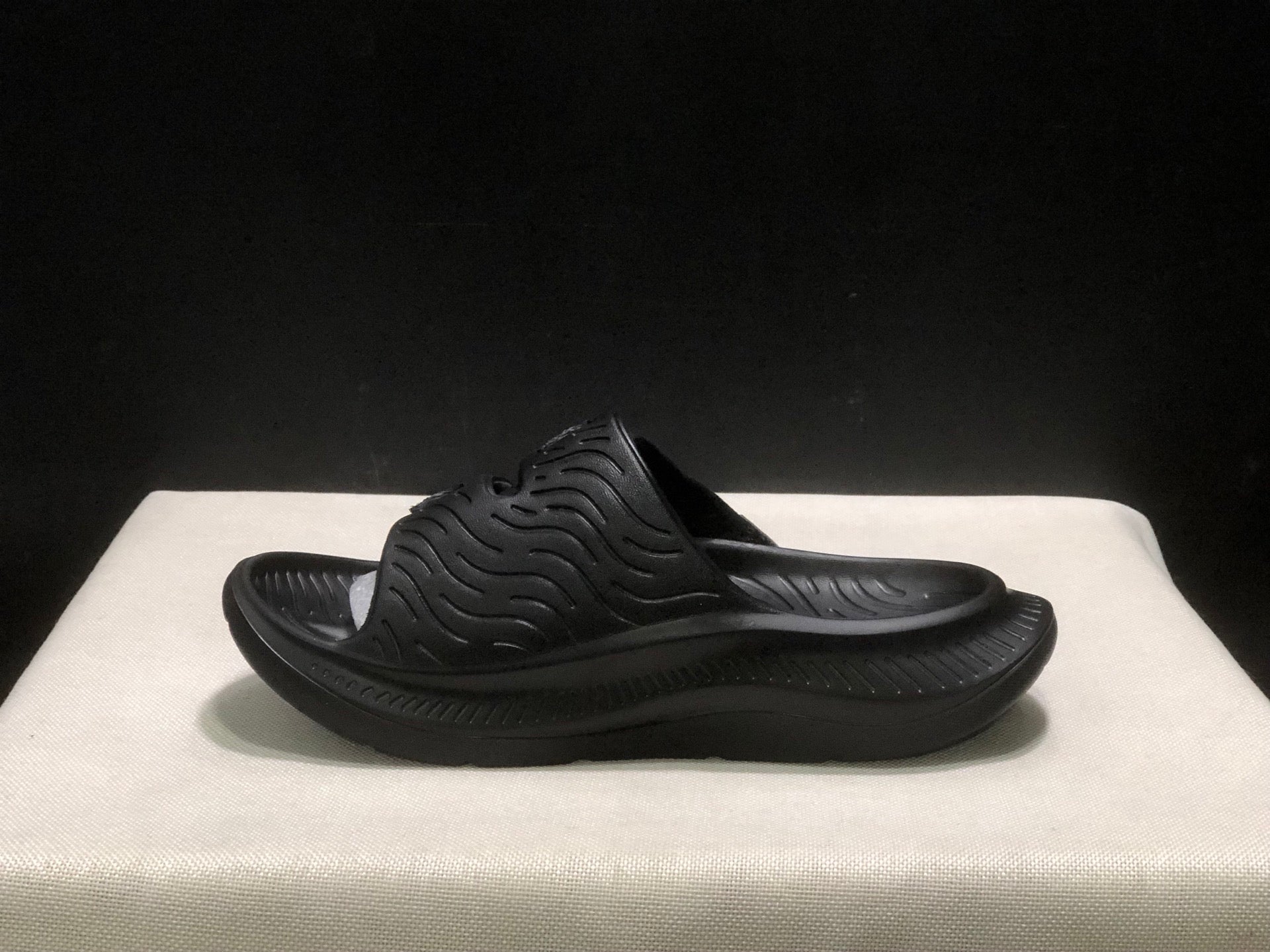 WTAPS x  HOKA ONE ONE ORA Luxe