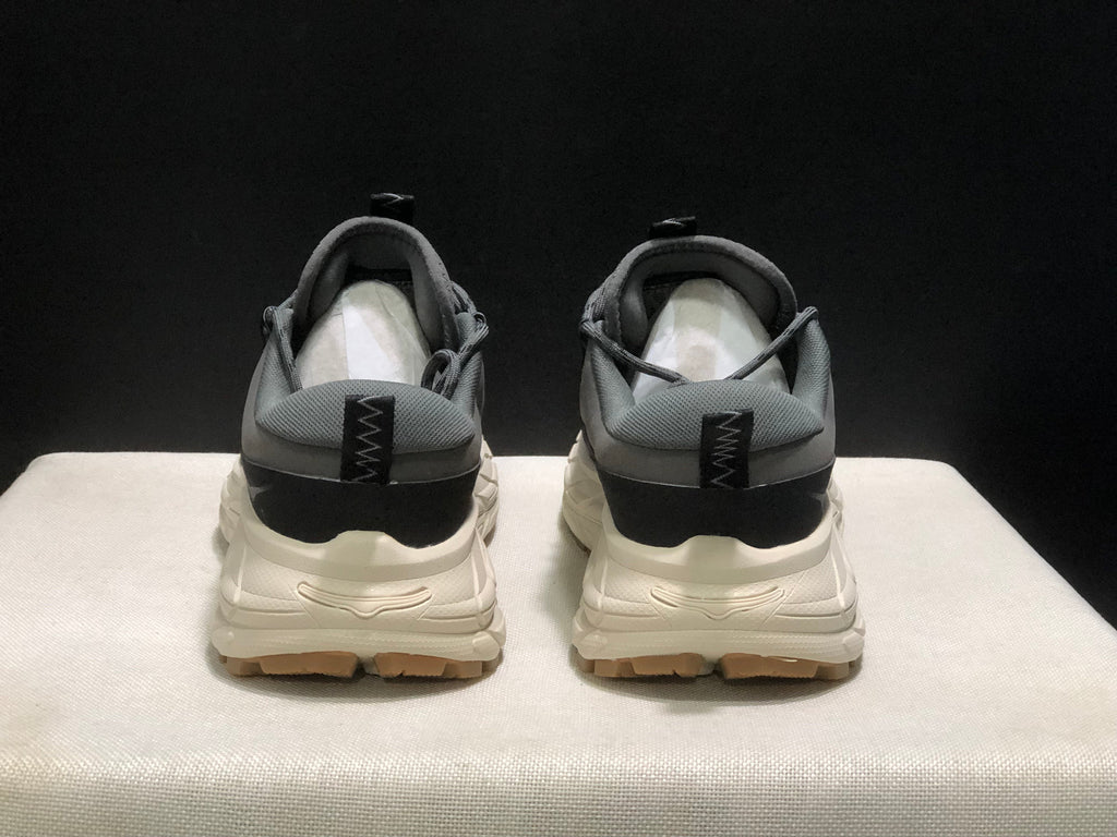 HOKA ONE ONE Tor Summit