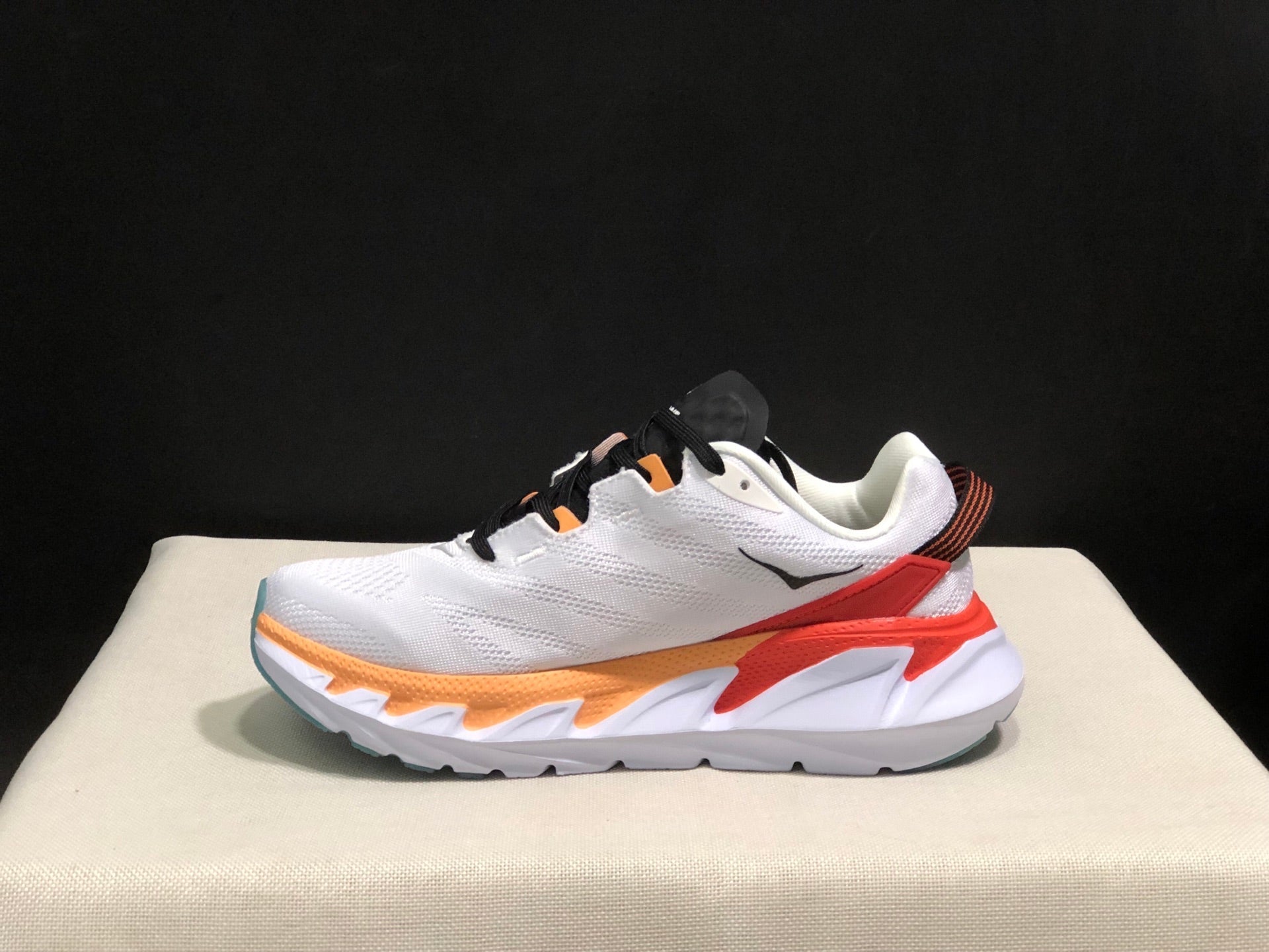 HOKA ONE ONE Elevon 2